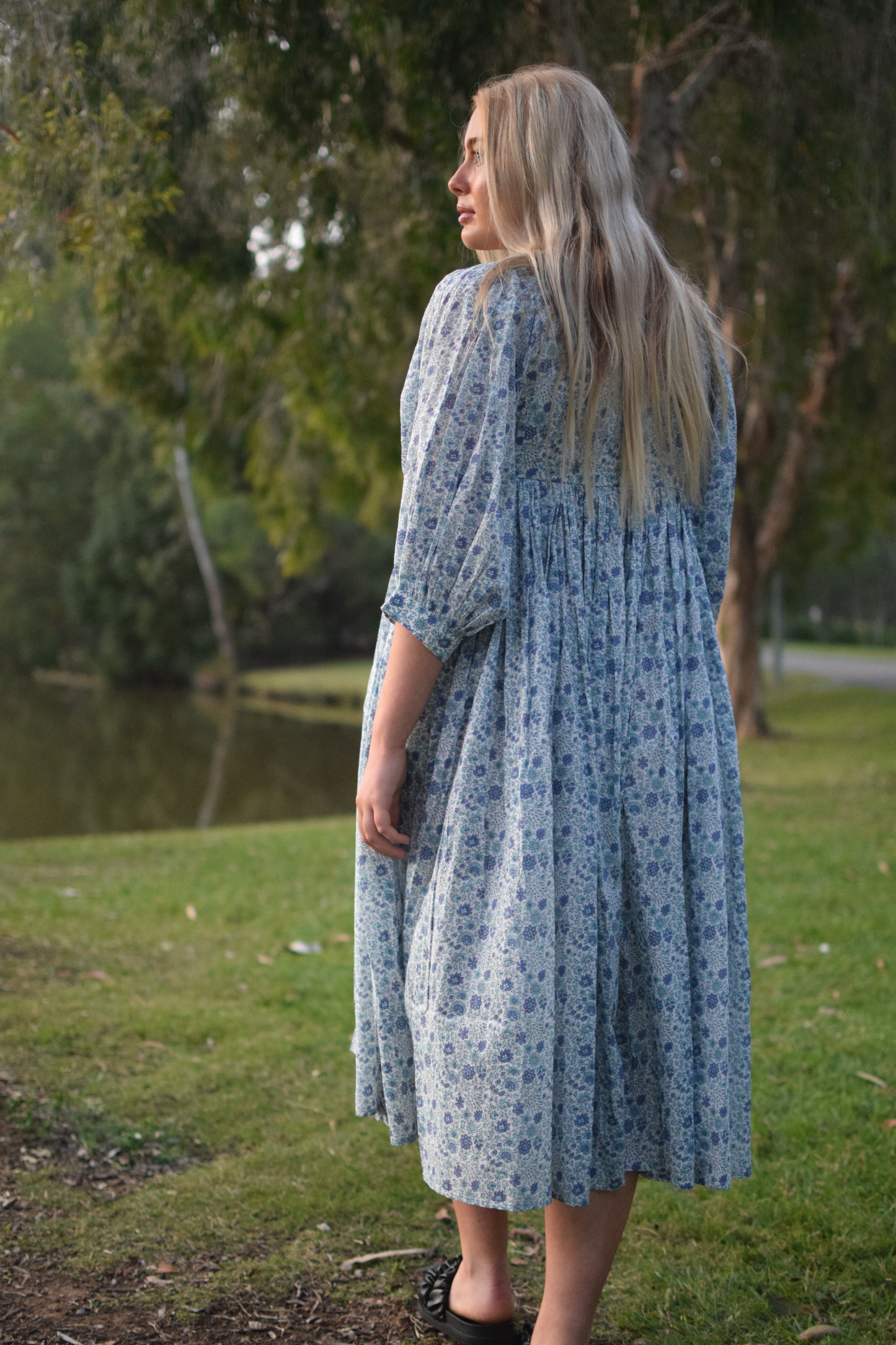 Pretty Midi Dress - blue
