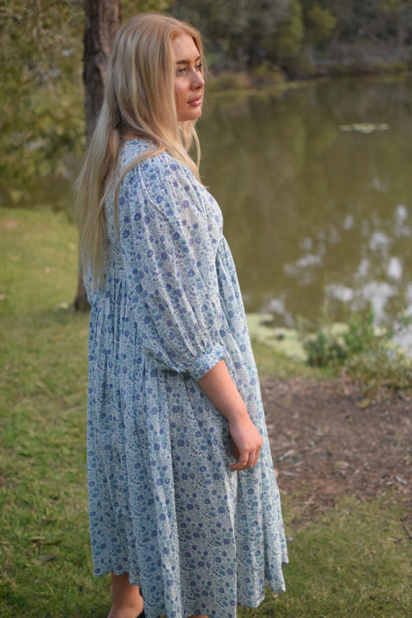 Pretty Midi Dress - blue